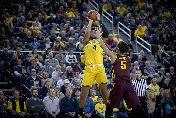 Isaiah Livers (4)
