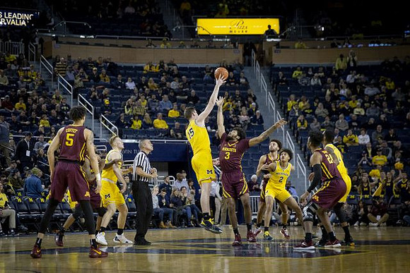 Ignas Brazdeikis (13), Jon Teske (15), Jordan Poole (2), and Charles Matthews (1)