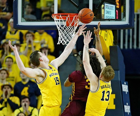Jon Teske (15) and Ignas Brazdeikis (13)