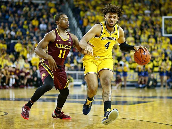 Isaiah Livers (4)