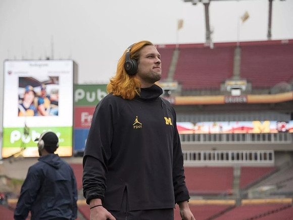 Chase Winovich (15)