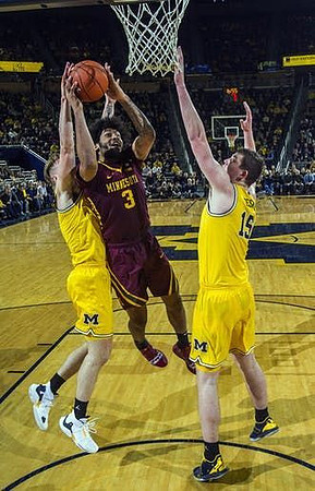 Ignas Brazdeikis (13) and Jon Teske (15)