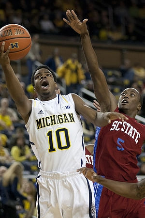 Derrick Walton Jr. (10)