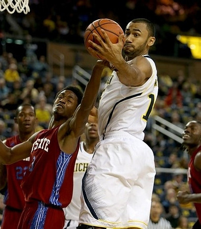Jon Horford (15)