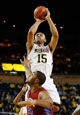 Jon Horford (15)