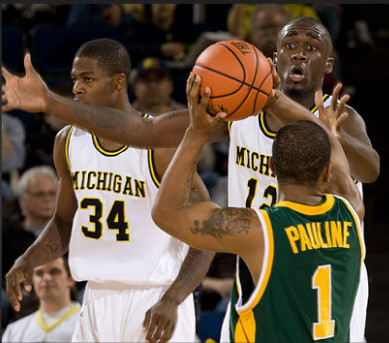 Anthony Wright (12) and DeShawn Sims (34)