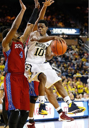 Derrick Walton Jr. (10)