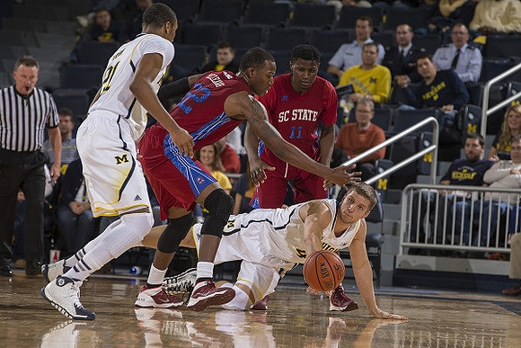 Zak Irvin (21) and Max Bielfeldt (44)