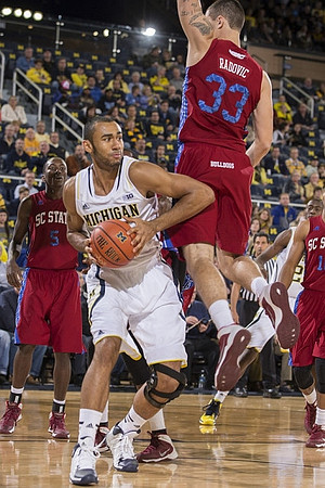 Jon Horford (15)