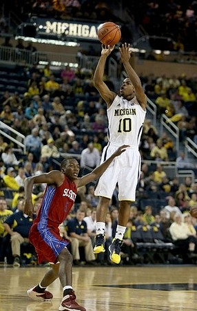 Derrick Walton Jr. (10)