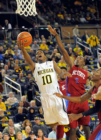 Derrick Walton Jr. (10)