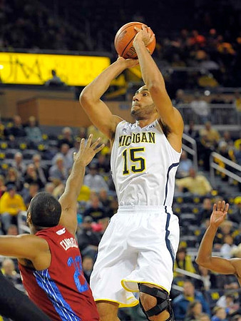 Jon Horford (15)