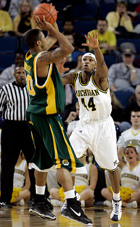 Kelvin Grady (44)