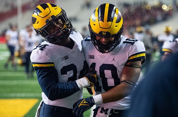 Jaydon Hood (34) and Anthony Solomon (10)