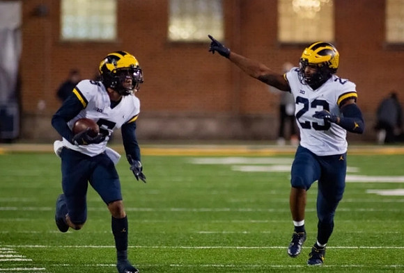 DJ Turner (5) and Michael Barrett (23)