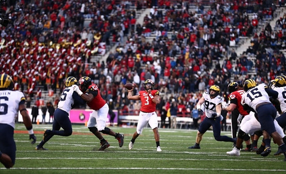 R.J. Moten (6), David Ojabo (55), Aidan Hutchinson (97), Christopher Hinton (15), and Donovan Jeter (95)