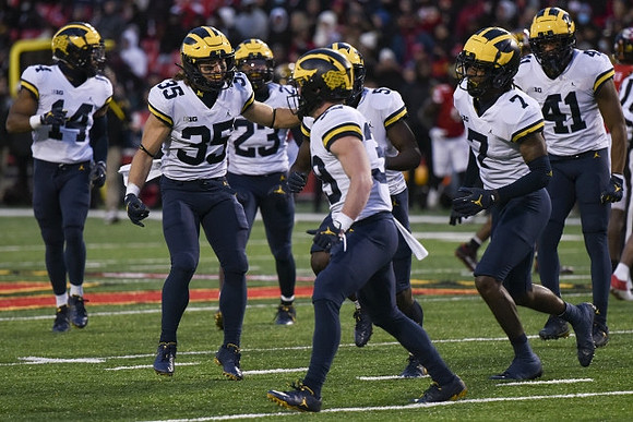 Quinten Johnson (14), Caden Kolesar (35), Michael Barrett (23), Matt Torey (39), Makari Paige (7), and Nikhai Hill-Green (41)