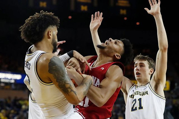 Isaiah Livers (2) and Franz Wagner (21)