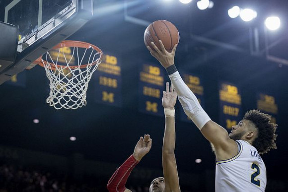 Isaiah Livers (2)