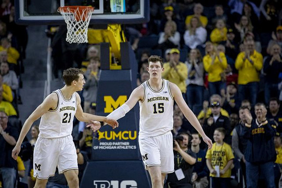Franz Wagner (21) and Jon Teske (15)