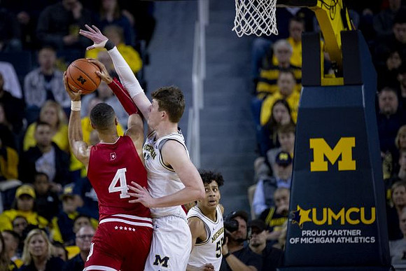 Jon Teske (15) and Eli Brooks (55)
