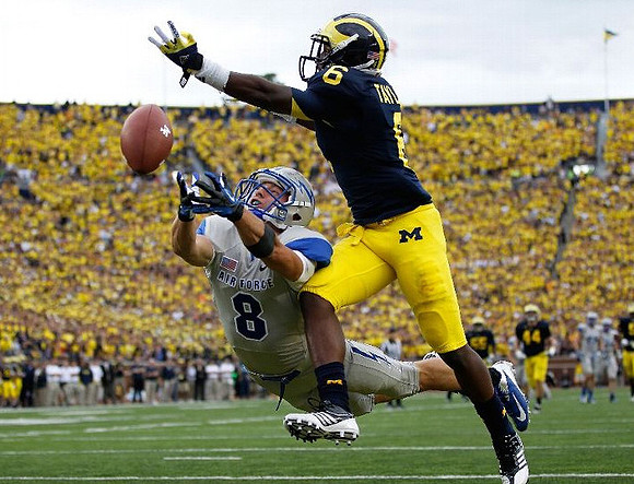Raymon Taylor (6)