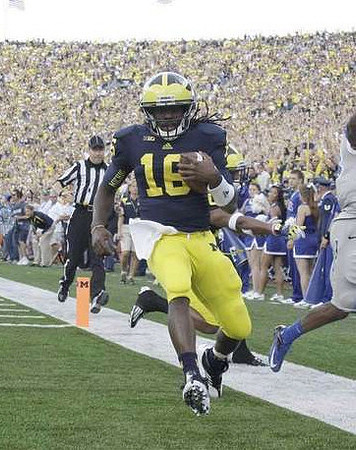 Denard Robinson (16)