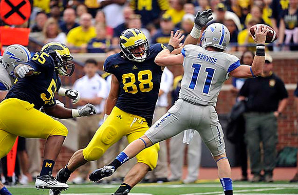 Jibreel Black (55) and Craig Roh (88)