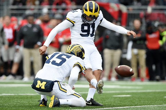 Garrett Moores (15) and Kenny Allen (91)
