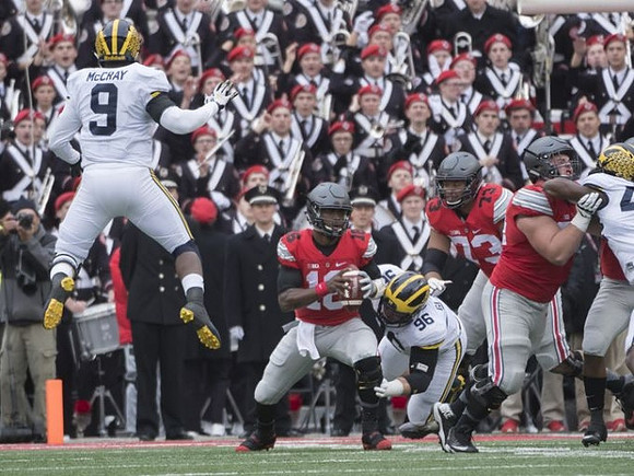 Mike McCray (9) and Ryan Glasgow (96)