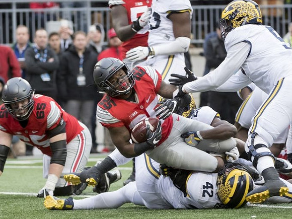 Ben Gedeon (42) and Mike McCray (9)