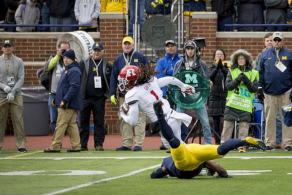 Khaleke Hudson (7)