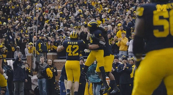 Ben Mason (42) and Kareem Walker (6)