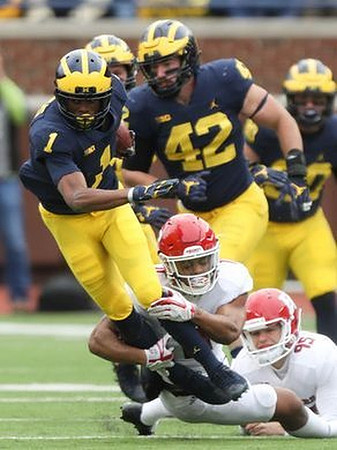 Ambry Thomas (1) and Ben Mason (42)
