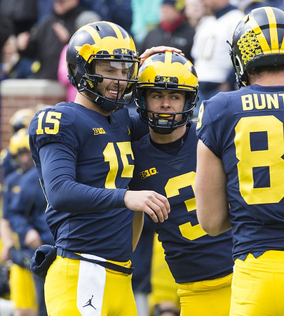 Garrett Moores (15), Quinn Nordin (3), and Ian Bunting (89)