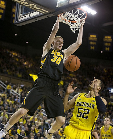 Jordan Morgan (52) and Nik Stauskas (11)