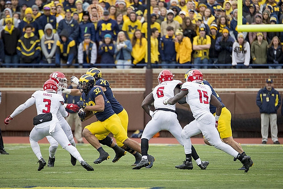 Ty Isaac (32) and Ben Bredeson (74)