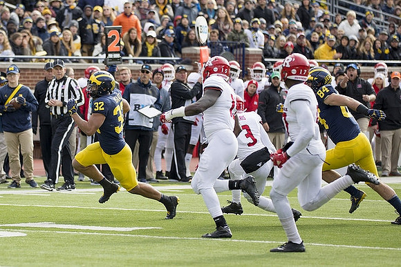Ty Isaac (32) and Sean McKeon (84)