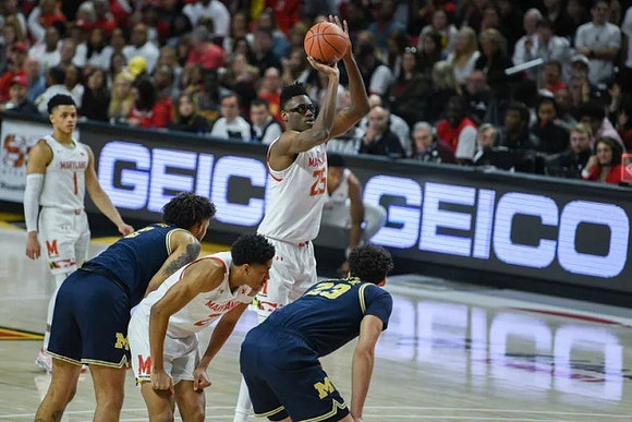 Isaiah Livers (2) and Brandon Johns Jr. (23)