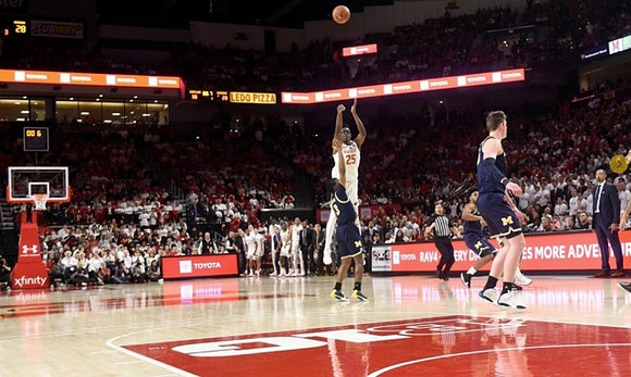 Zavier Simpson (3), David DeJulius (0), Jon Teske (15), and Juwan Howard