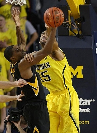 Jon Horford (15)