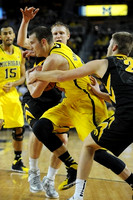 Jon Horford (15) and Nik Stauskas (11)
