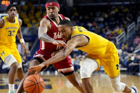 Tarris Reed Jr. (32) and Nimari Burnett (4)
