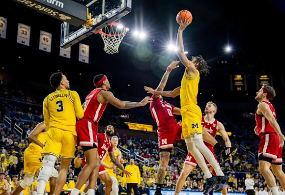 Jaelin Llewellyn (3), Youssef Khayat (24), and Tray Jackson (2)