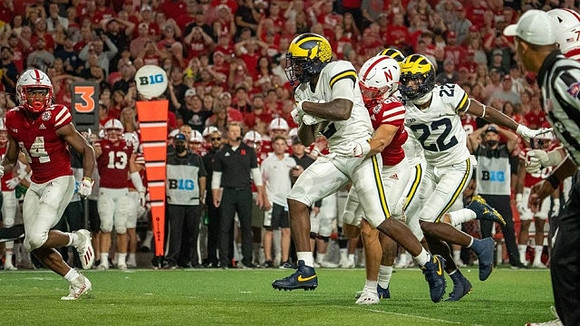 Brad Hawkins (2) and Gemon Green (22)