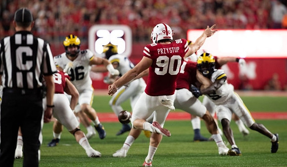 Julius Welschof (96) and DJ Turner (5)