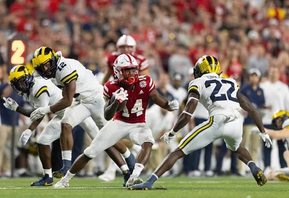 Josh Ross (12) and Gemon Green (22)
