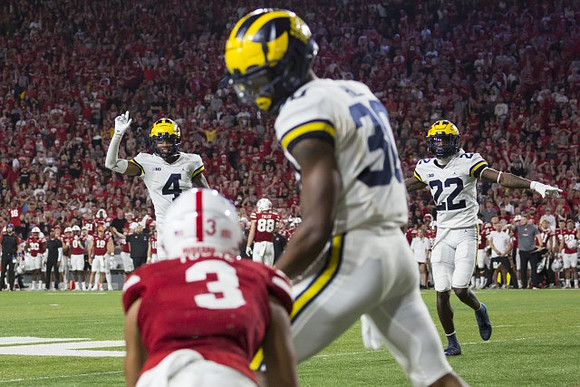Vincent Gray (4), Daxton Hill (30), and Gemon Green (22)