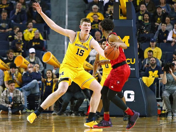 Jon Teske (15) and David DeJulius (0)