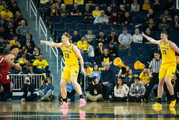 Ignas Brazdeikis (13) and Jon Teske (15)